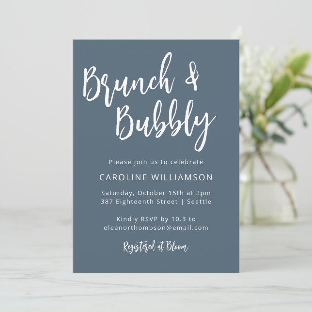 Convite Chuva Azul Borbulhante de Brunch com Letra Moderna (Em pé/Frente)