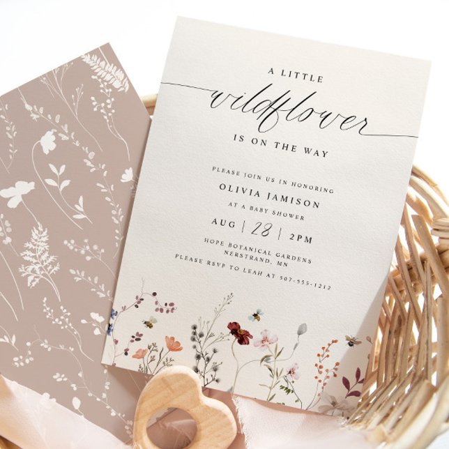Convite Chuva de Bebê Boho Flor Silvestre Florestal Elegan (Elegant Boho Wildflower Baby Shower Invitation with Bees)