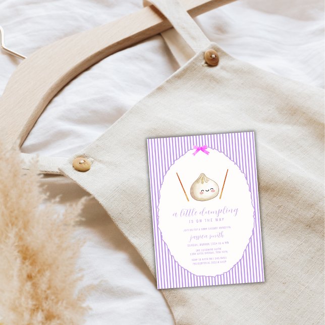 Convite Chuva de Bebê Menina Arco Roxo Moderno Asiático  (Purple Modern Bow Girl Asian Dumpling Baby Shower Invitation)