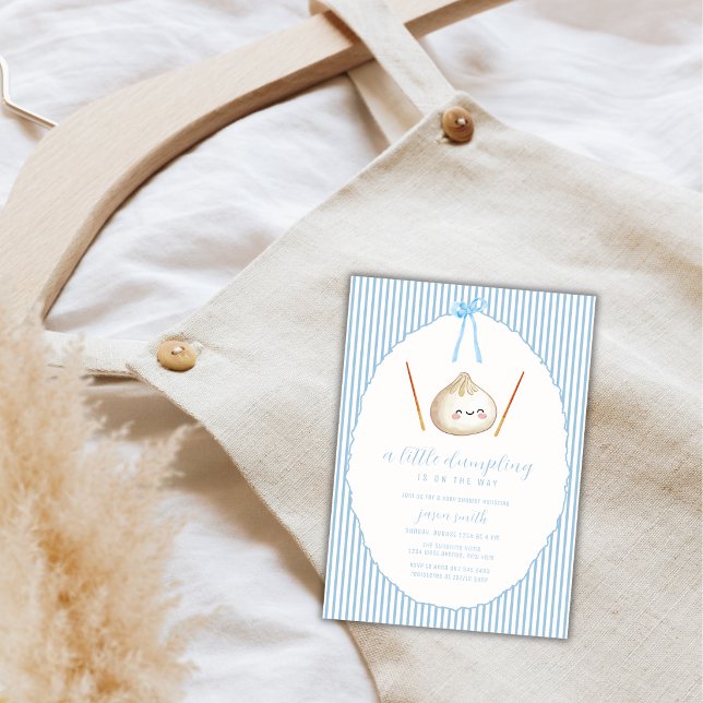 Convite Chuva de Bebê Menino Azul Moderno Bow Asiático  (Blue Modern Boy Bow Asian Dumpling Baby Shower Invitation)