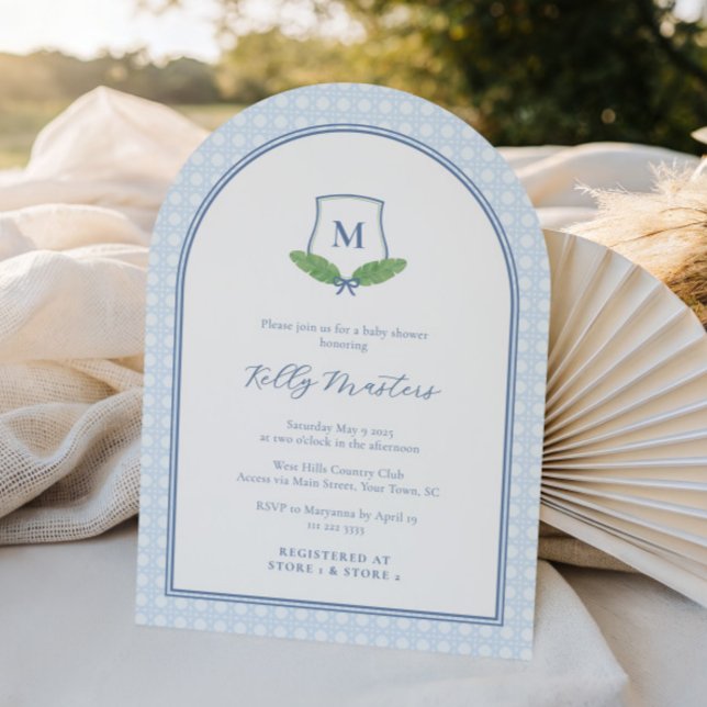 Convite Chuva de Bebê Menino com Monograma de Arco Moderno (Preppy pale blue and green monogram baby shower invite cards with arch and bamboo cane weave print)