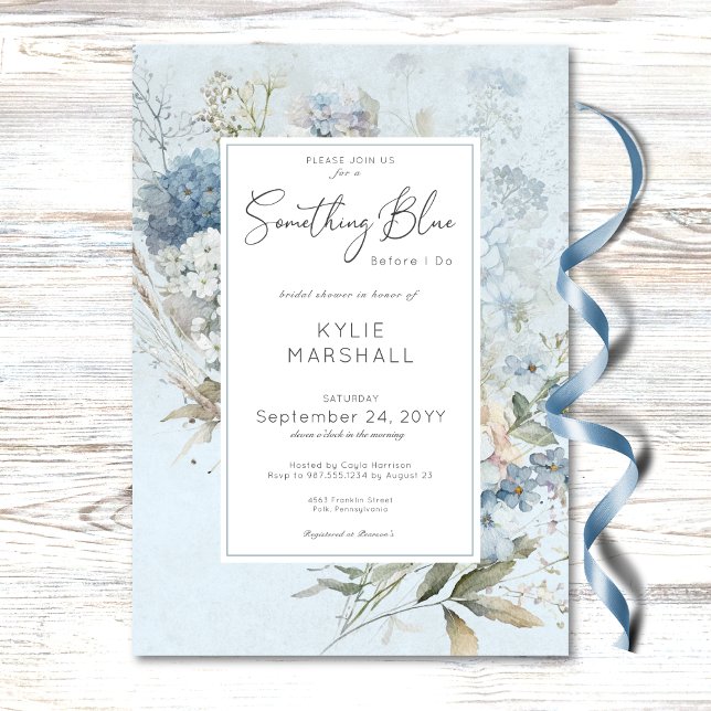 Convite Chuva de Noiva Rústica Algo Azul Floral Branco (Rustic Something Blue White Floral Bridal Shower Invitation)