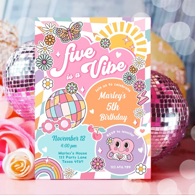 Convite Cinco é um Vibe Groovy Preppy Varsity Aniversário (Criador carregado)