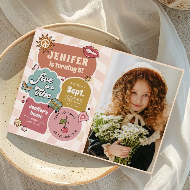 Convite Cinco É Uma Foto Vibe Groovy Daisy 5 Birthday (Criador carregado)