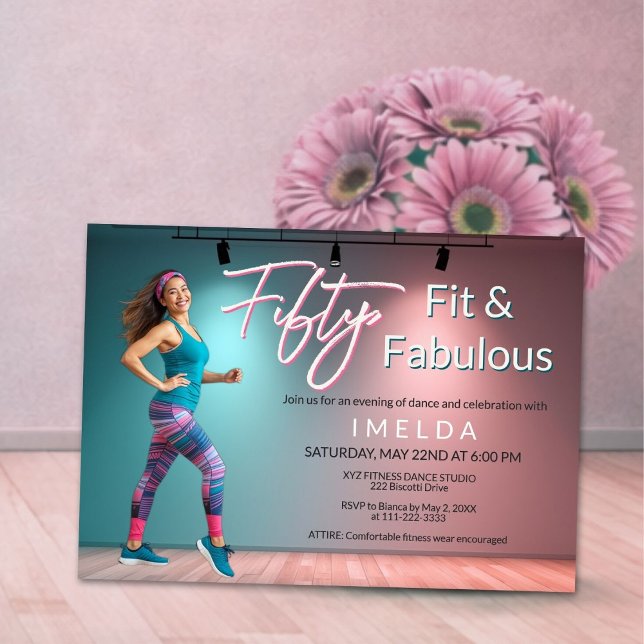 Convite Cinquenta em Forma e Fabuloso (Fifty Fit and Fabulous dance invitation with modern typography and soft teal blush tones)