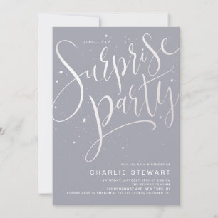Convite Cinza Moderna Script Surprise Birthday White Party