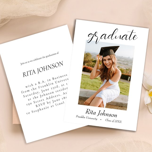 Convite Classe Branca Elegante De Graduação De Foto 2024 (Elegant Black White Class Of 2024 Photo Graduation Invitation)