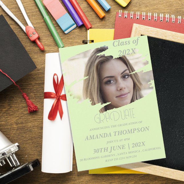 Convite Classe Elegante Da Festa de formatura De Fotografi (Green Photo Class of 2026 Graduation Party Invitation – Personalized Modern Graduate Celebration )