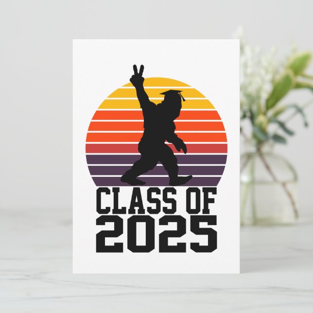 Convite Classe Funny Bigfoot de 2025 - Graduação 2025 (Em pé/Frente)