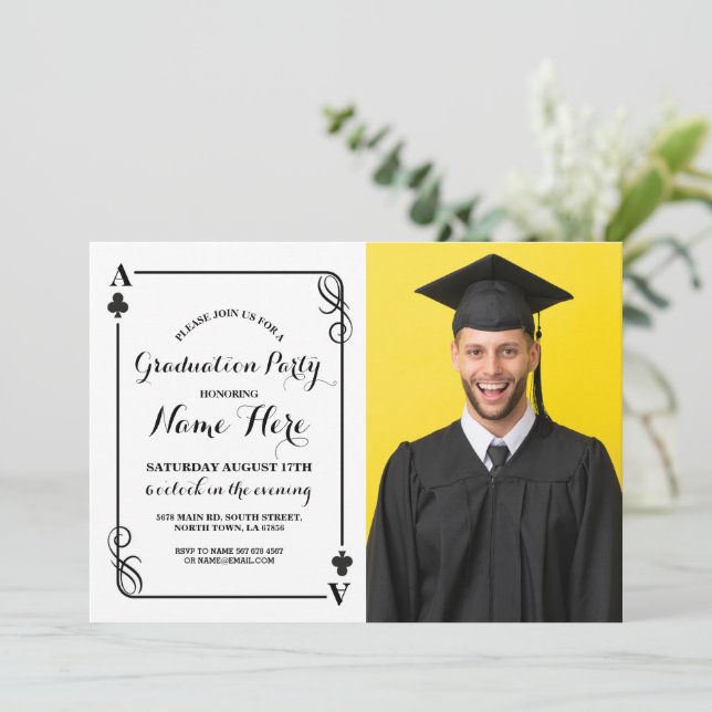 Convite Clubs Reproduzindo Foto de Festa de formatura em V (Em pé/Frente)