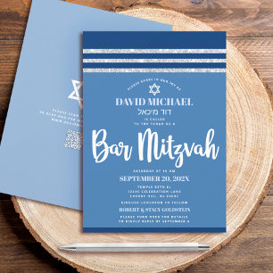 Convite Código QR Bar Mitzvah Azul Prata Tallit Script em 