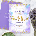 Convite Código QR Bat Mitzvah Purple Dourado Glitter Water<br><div class="desc">Tenha orgulho, alegria e mostre este marco do seu Bat Mitzvah favorito! Enviar este convite de código QR personalizado, moderno e impressionante para um evento a lembrar. Escrita em folha de ouro, pontos brilhantes, estrela de David e tipografia de escrita manual sobre uma cor de água roxa clara. No verso,...</div>