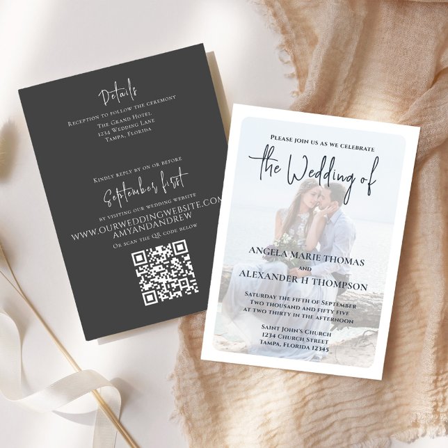Convite Código QR da Sobreposição de Fotos Simples Escura  (Elegant Wedding invitation with a minimalist photo vellum photo overlay effect.)