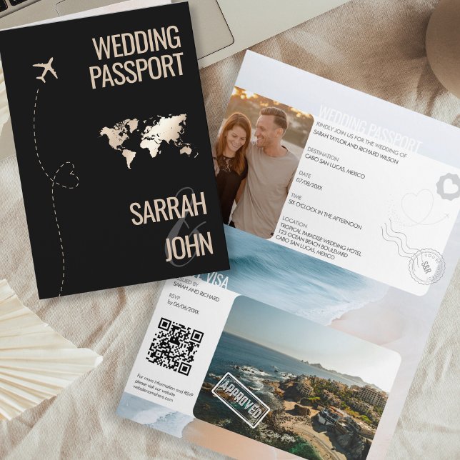 Convite Código QR de Destino de Passaporte Moderno Único (modern black and gold passport wedding invitation with beach background inside)