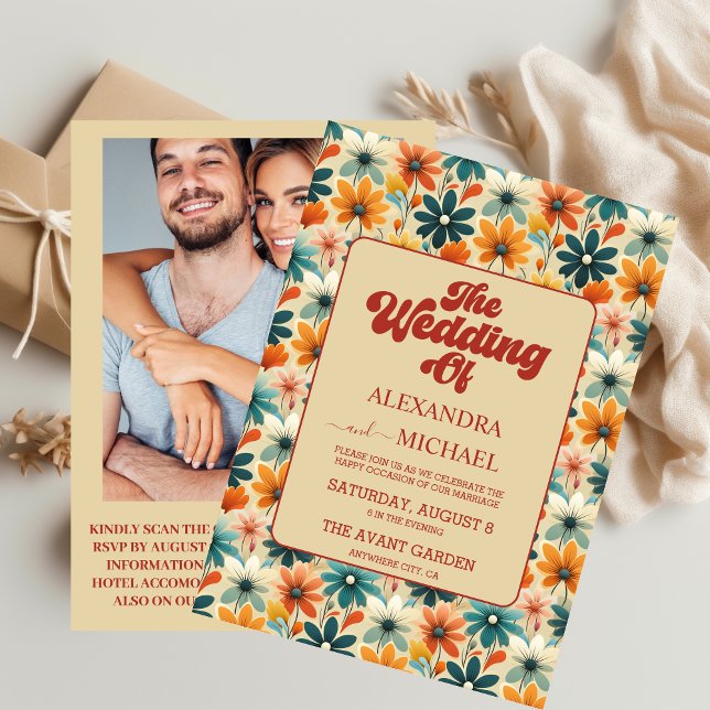 Convite Código QR Groovy Retro Casamento Floral dos Anos 7 (Criador carregado)