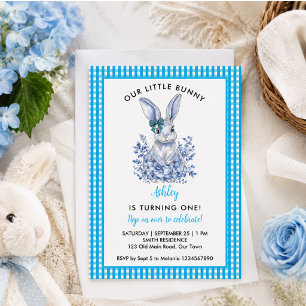 Convite  Coelho Floral Azul para Aniversário de 1 Ano para