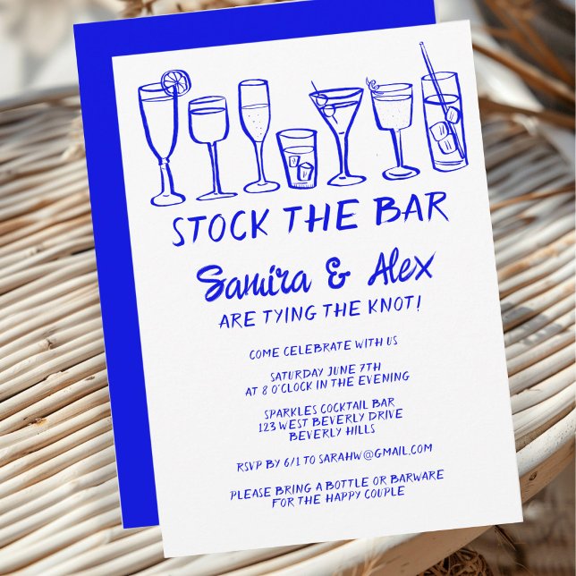 Convite Coloque o Noivado de coquetéis brancos do Bar (Stock the Bar Whimsical Cocktail Drinks Engagement Invitation BLue Sketch Doodle Cute Trendy
)
