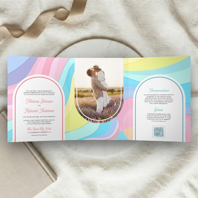 Convite Com Dobra Tripla Arco-íris Pastel Retrô Foto Código QR Casamento (Criador carregado)