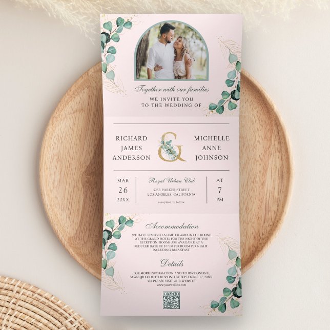 Convite Com Dobra Tripla Blush Pink Eucalyptus Arch Photo QR Code Wedding (Criador carregado)