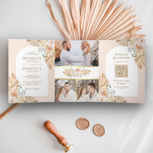 Convite Com Dobra Tripla Boho Palm Dusty Earthy Arch Floral Código QR Casam