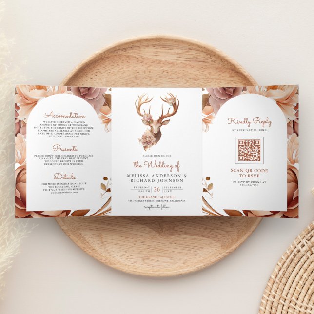 Convite Com Dobra Tripla Boho Terracotta Floral Deer Código QR Casamento (Criador carregado)