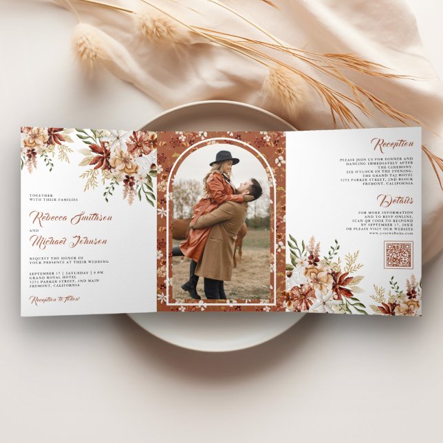 Convite Com Dobra Tripla Boho Terracotta Floral Wildflower White Weding (Criador carregado)