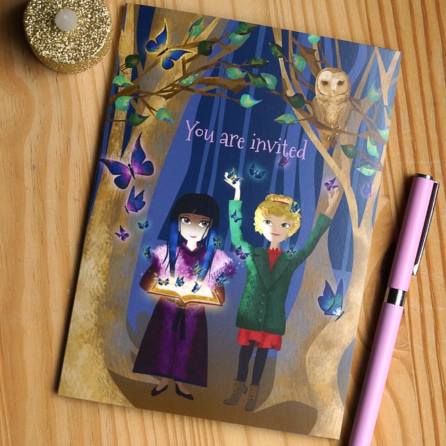 Convite Com Dobra Tripla Borboletas Roxas, Corujas, Floresta Encantada (Cute purple and blue graphic novel, enchanted forest birthday party theme, owls, butterflies)