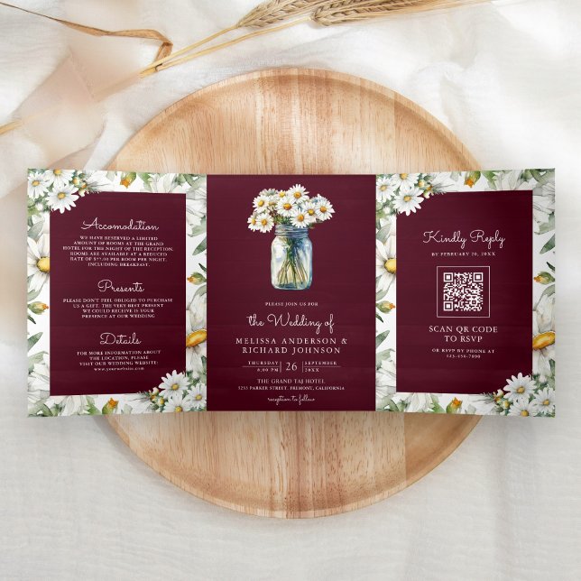Convite Com Dobra Tripla Burgundy Wood Daisies Mason Jar QR Code Wedding (Criador carregado)