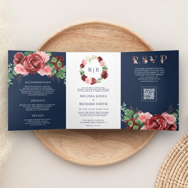Convite Com Dobra Tripla Casamento Código QR Azul Naval Floral Borgonha Ros (Criador carregado)