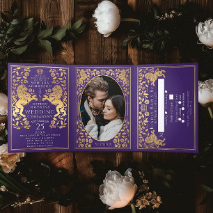 Convite Com Dobra Tripla Casamento com Leão Real Medieval Roxo Trifold