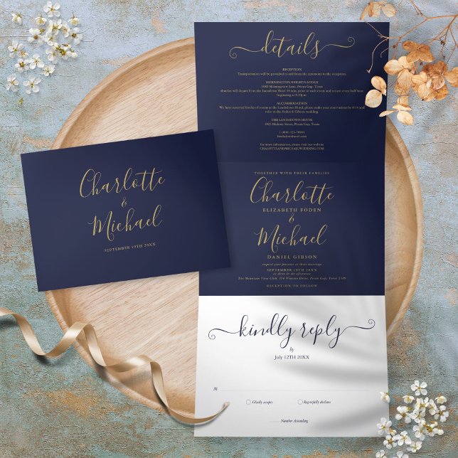 Convite Com Dobra Tripla Casamento com Monograma em Grafia Azul Marinho e D (Navy Blue And Gold Script Monogram Wedding Tri-Fold Invitation)