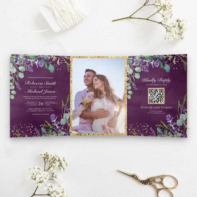 Convite Com Dobra Tripla Casamento de Código QR Purple lavanda e Eucalyptus (Criador carregado)