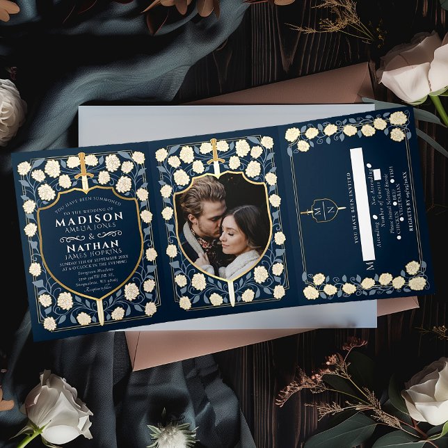 Convite Com Dobra Tripla Casamento de Fantasia Medieval com Espada Azul (Criador carregado)