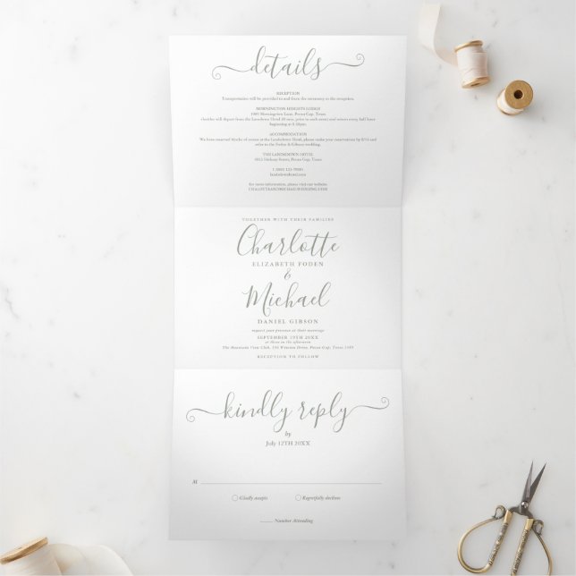 Convite Com Dobra Tripla Casamento de Foto com Letra Moderna em Verde Sage (Dentro)