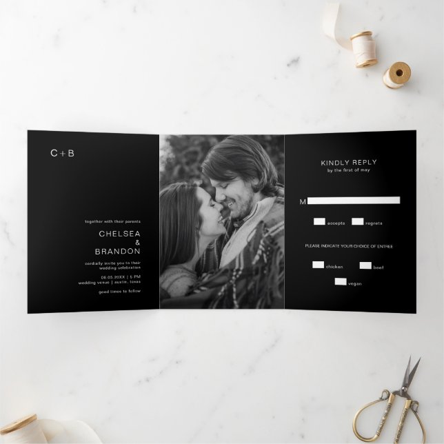 Convite Com Dobra Tripla Casamento Foto Monograma Preto Moderno (Dentro)