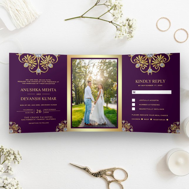 Convite Com Dobra Tripla Casamento Indiano Tradicional Mandala Roxo e Doura (Criador carregado)