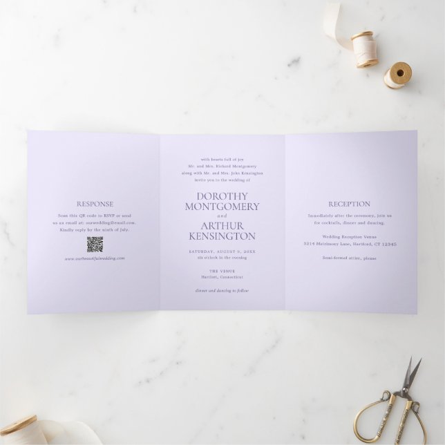 Convite Com Dobra Tripla Casamento Legante do Código QR Moderno Lilac (Dentro)