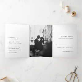 Convite Com Dobra Tripla Casamento Moderno com Foto em Preto e Branco Minim