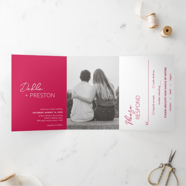 Convite Com Dobra Tripla Casamento Moderno com Foto Rosa Quente Mínimo (Dentro)