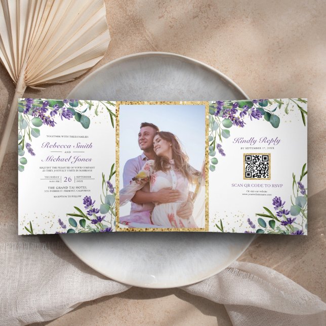 Convite Com Dobra Tripla Casamento Rústico com Código QR de Foto de Lavanda (Criador carregado)