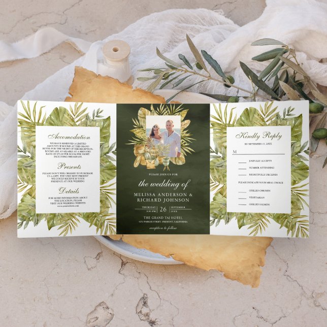 Convite Com Dobra Tripla Casamento Tropical Boho Seco Palm Olive Green Foto (Criador carregado)