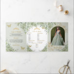 Convite Com Dobra Tripla Chic Sage Green Butterflies Quinceañera<br><div class="desc">Este elegante convite da Quinceañera triplo apresenta belos rosas verdes de sábio florais, verde de sábio macio e borboletas de cerâmica. Personalize-o com seus detalhes e fotografias de forma fácil e rápida, basta pressionar o botão Editar usando a ferramenta Design para reorganizar e formatar o estilo e a colocação do...</div>
