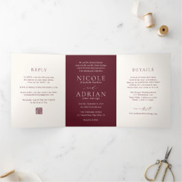 Convite Com Dobra Tripla Código QR Burgundy Clássico Casamento Elegante