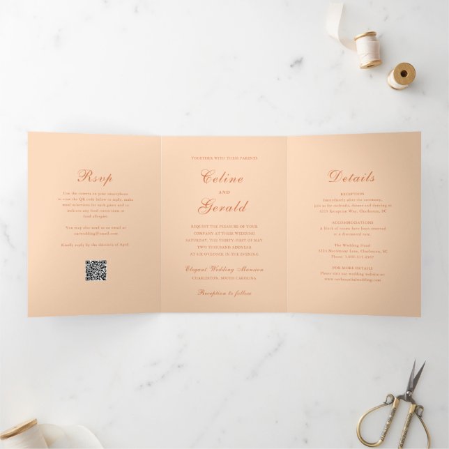 Convite Com Dobra Tripla Código QR de Pêssego Clássico Casamento Elegante (Dentro)