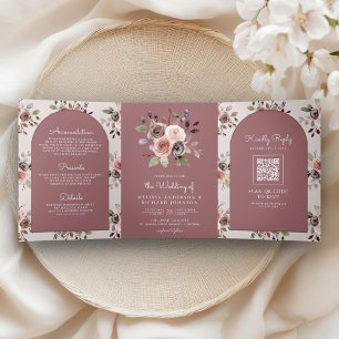 Convite Com Dobra Tripla Código QR Floral Bege Neutro Rosa Empoeirado Casam