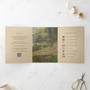 Convite Com Dobra Tripla Código QR Floresta Rústica Casamento Elegante