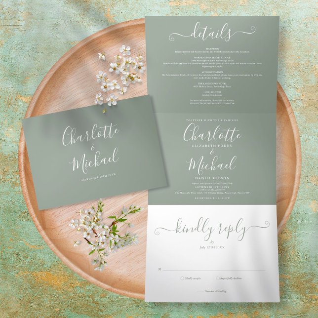 Convite Com Dobra Tripla Elegante Verde Sage Moderno Script Foto Casamento (Criador carregado)