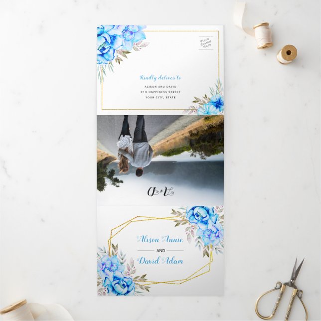 Convite Com Dobra Tripla Flores em aquarela azul aqua com casamento RSVP (Fora)