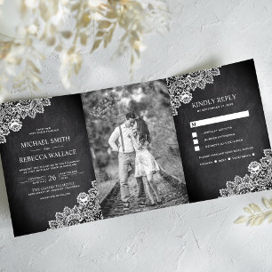 Convite Com Dobra Tripla Foto de Casamento com Lousa Preta e Renda Branca