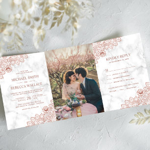 Convite Com Dobra Tripla Foto de casamento com mármore branco e renda doura